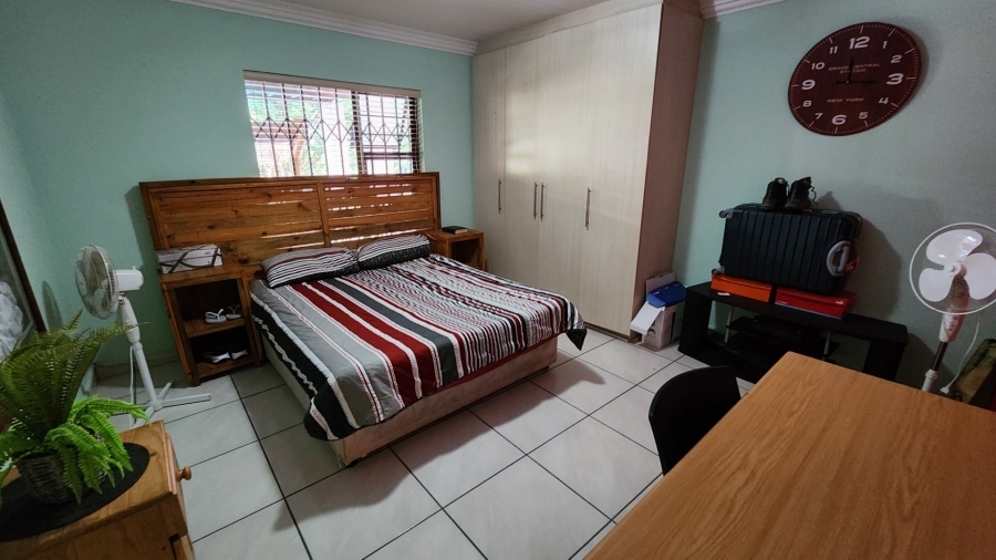 4 Bedroom Property for Sale in Menkenkop Western Cape